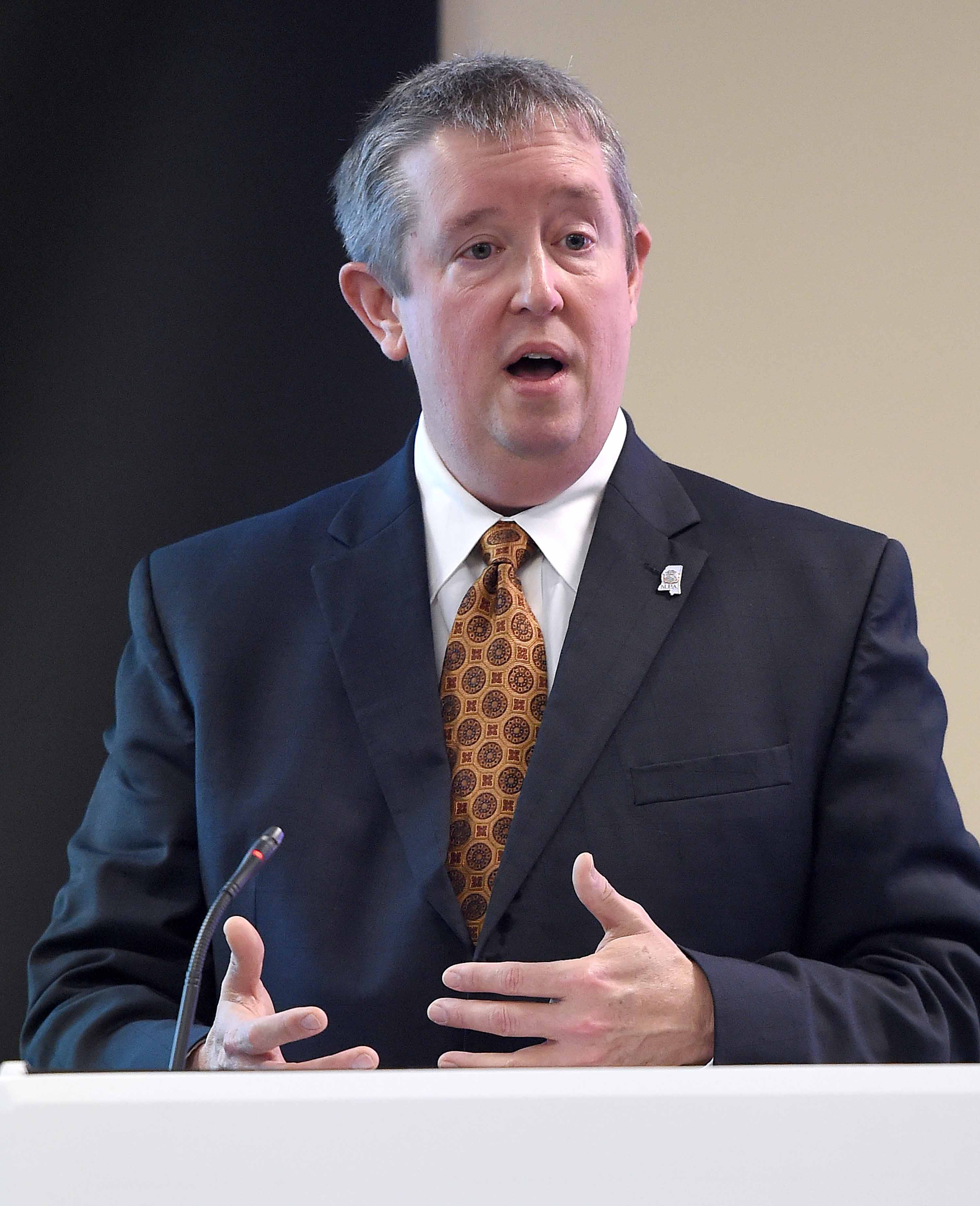 Lane at podium .401 Town of Meadville, MS